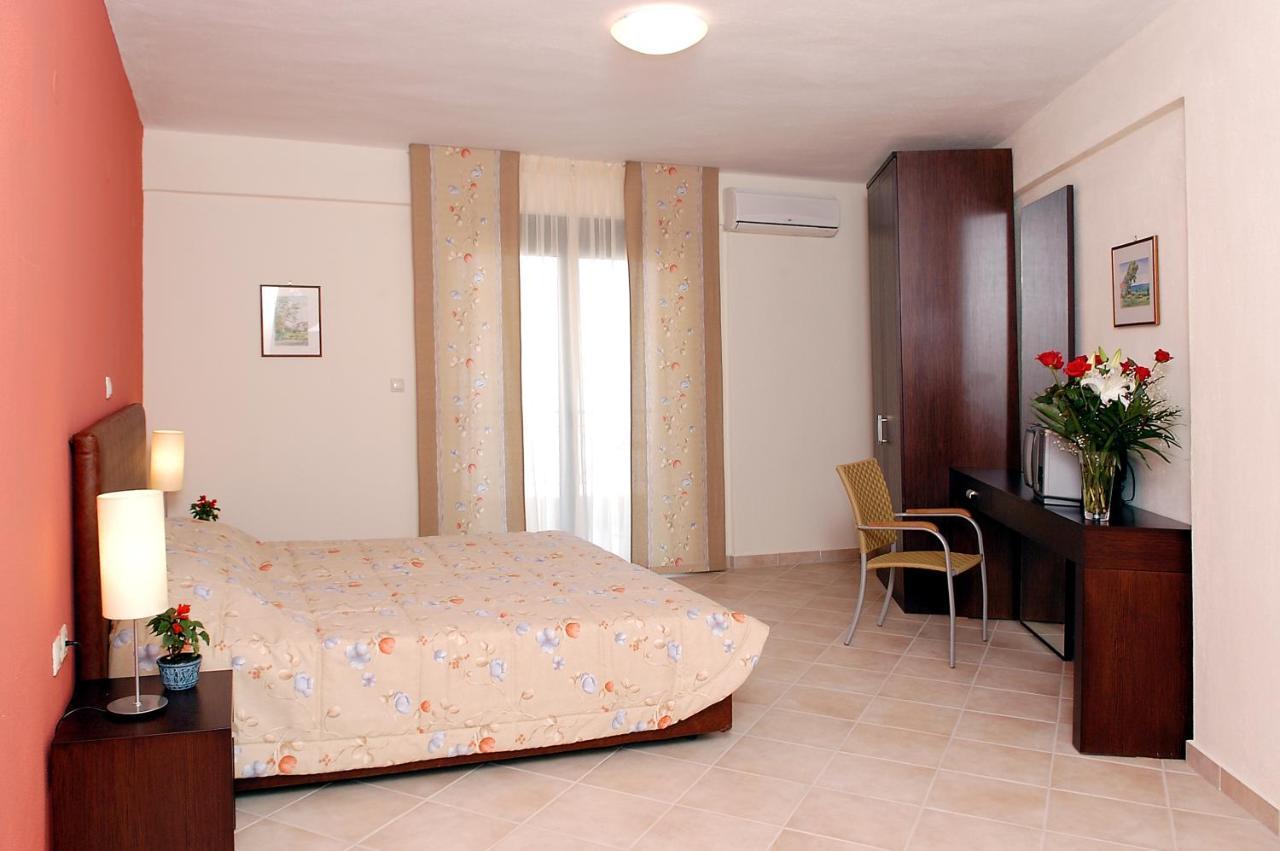 Hotel Ammos Πολύχρονο Εξωτερικό φωτογραφία